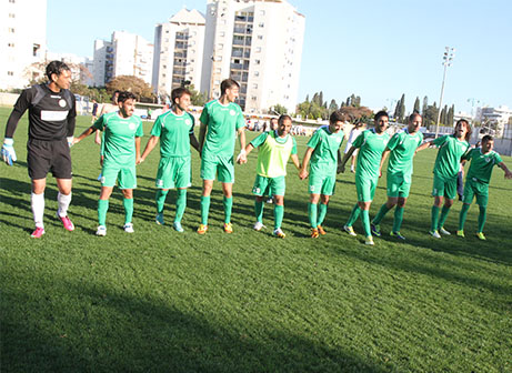 שחקני כפר סבא בסיום (צילום: שלומי גבאי)