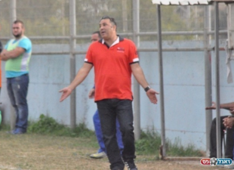 אלי זהבי מאמנה הקודם של הפועל דליה (חאדר אניס)