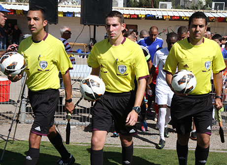 שלישיית השופטים, במרכז עידן אלמלם (שלומי גבאי)