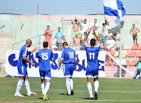 שחקני מגדל העמק מודים לקהל (ארנון לוי)