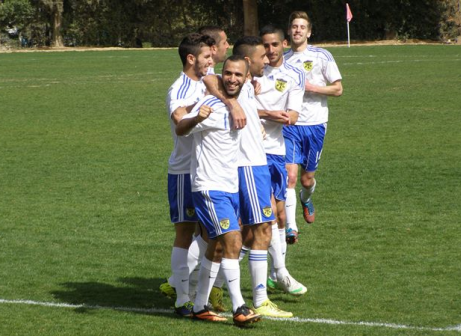 לוקחים את המשחק ברצינות. שחקני כרמיאל צפת (אמיר שיבי)