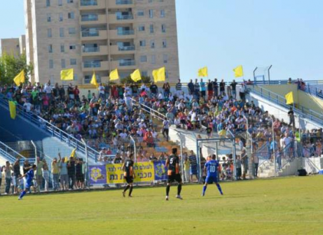 יכולים לנשום לרווחה. אוהדי קריית גת (ולדי מויסייב)