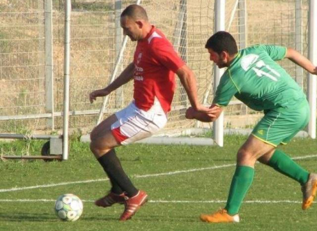 תולה את הנעליים. סטולפר (באדום. תאמר סרסור)