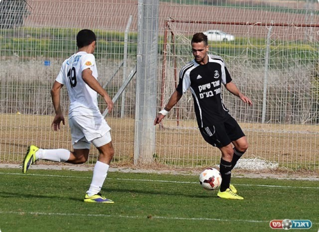 אביב דדו (בשחור) (ארנון לוי)