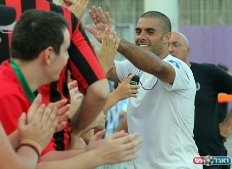 יפרח ואוהדי רמת גן, סיפור אהבה (לירן דורף)