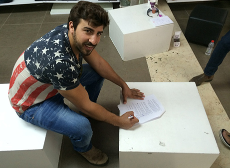 דגש במעמד החתימה