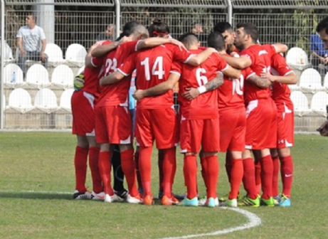 יהיה להם עוד יום לאכול מהאתרוגים בסוכה. שחקני כפר קאסם (חאדר אניס)