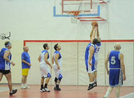 אולם בגין מתמרק. 'חברת חשמל דרום' ו'בנק לאומי' ת