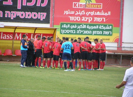 תמונת פרידה? שחקני מג'דל כרום וחאליילה (אמיר שיבי)