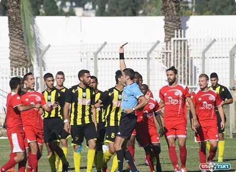 הצמדת ראשים ויריקה. חאליילה מורחק מול חדרה (בית