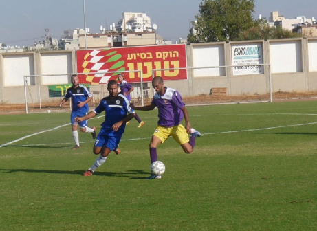 משחק עונה במרכז. חולון נגד מודיעין בסיבוב הקודם (אלי שמואלי)