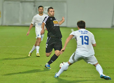 כועס על ההתנהלות. מורג׳אן (ארנון לוי)