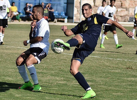 אחרי תקופה ארוכה עוזב לצור שלום. משה (ארנון לוי)