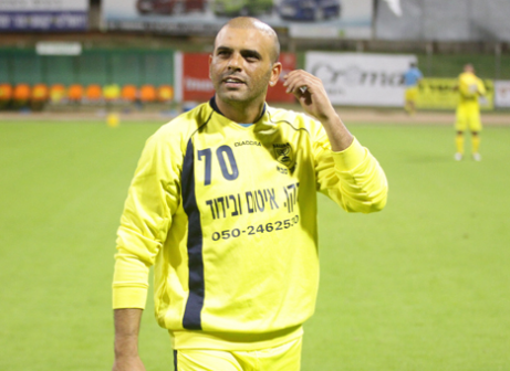 יחזור למגרשים? אייל גולן