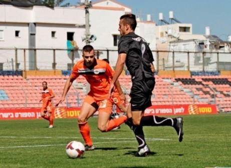 ויטלי גנון (בשחור) (קובי רוזן)