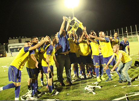 שחקני אשדוד חוגגים (מכבי אשדוד הפייסבוק הרשמי)