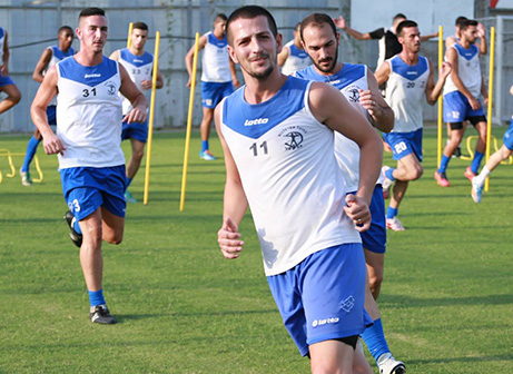 מתברר כרכש יקר. מלכה (קובי פורטל)