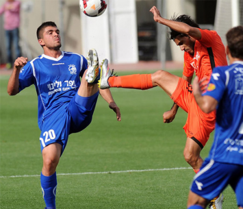 דור אזולאי (משמאל) (באדיבות: וואלה)