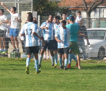 שחקני גדרה חוגגים (אלי שמואלי)