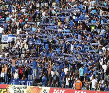 הקהל הפועל פתח תקווה. המיעוט פוגע בקבוצה?