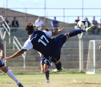 עידן שפשה עם מספרת וירטואוזית (עודד חסין)