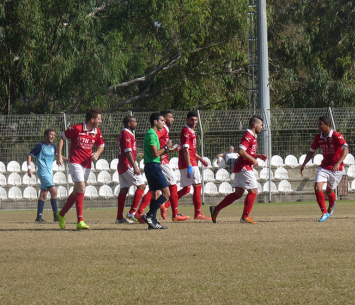שחקני כפר קאסם חוגגים את השער הראשון (אלי שמואלי)