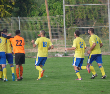 שחקני חולון חוגגים מהפך (אלי שמואלי)