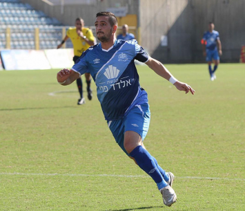 נשאר בשעריים. מלכה (דניאל סטרבורבדיס)