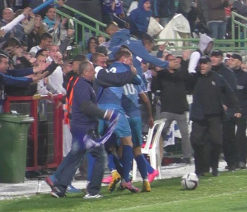 שחקני שעריים חוגגים בדקה ה-90 (שקד מורג)