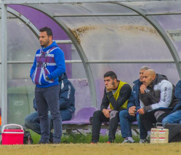 בוזגלו יחד עם הצוות המקצועי (רפי נחמיאס)