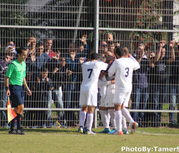 שחקני כפר קאסם חוגגים עוד ניצחון (תאמר סרסור)