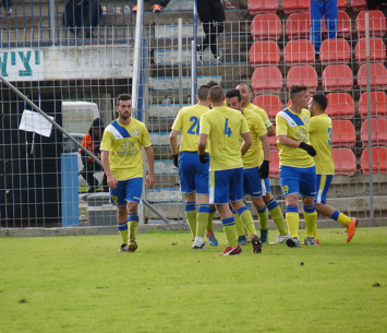 שחקני לזרוס חוגגים (אלי שמואלי)