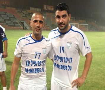 משה פרץ (מימין) ואדיב שרעבי. ותיקי קרית עקרון