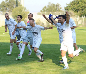 שחקני טבריה חוגגים ניצחון ענק (עודד חסין)