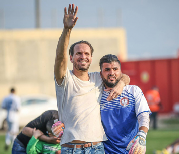 צחי אילוז יחד עם שוערה השני של באקה (וואסים מוואסי)