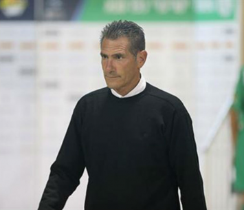 פליקס נעים. טבילת אש ראשונה (נמרוד גליקמן)