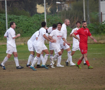 חזרו לנצח. שחקני קרית אונו (אלי שמואלי)