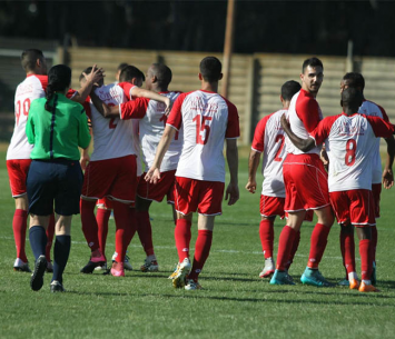 שחקני חדרה חוגגים בגבעת אולגה (שלומי גבאי)