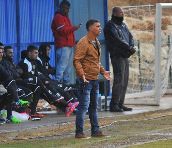 מאמן גלבוע. אבי דנן (ארנון לוי)