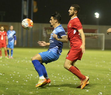 שי רביבו בניסיון לשמור על הכדור (אליאב אוזן)