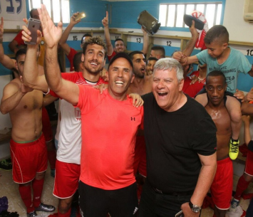 צביקה גנדלמן חוגג עם אורן גולן (שלומי גבאי)