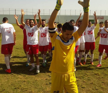 שחקני ג'וליס חוגגים