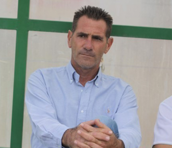 פליקס נעים מאמן הקבוצה. השחקנים שלו החליטו להשבית (שלומי גבאי)