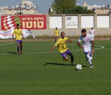 יניב חולון נגד דימונה (אלי שמואלי)