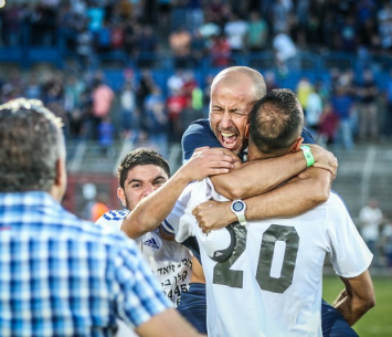 מאמן אום אל פאחם, איימן חלאילה, מאושר בסיום (וואסים מואסי)