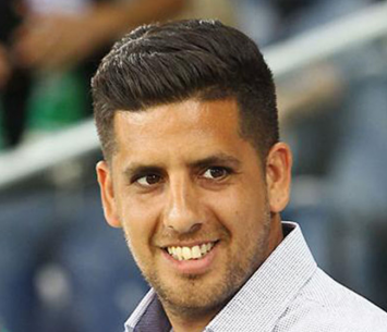 מאמנה החדש של רמת השרון. בראון (עודד קרני)