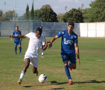 הראל יחזקאל מכפר יונה (בכחול) מול דסאלין איילה (אלון יהודיוף)