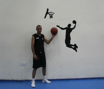 אליען. מרגיש בבית (לירון לוי)