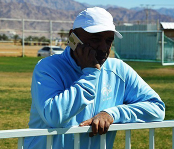 חוזר לתפקיד מנהל מקצועי. אבו רקייק (פרנסיסקו דיסטסיו)