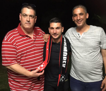 דודו בן שושן במעמד החתימה